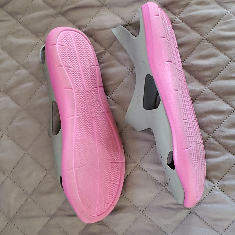 Crocs Ionic Flats - image 2